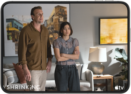 iPhone Duo, ตำแหน่งกางเปิดในแนวนอน, รายการ Apple TV เรื่อง “Shrinking” เล่นอยู่บนหน้าจอ
