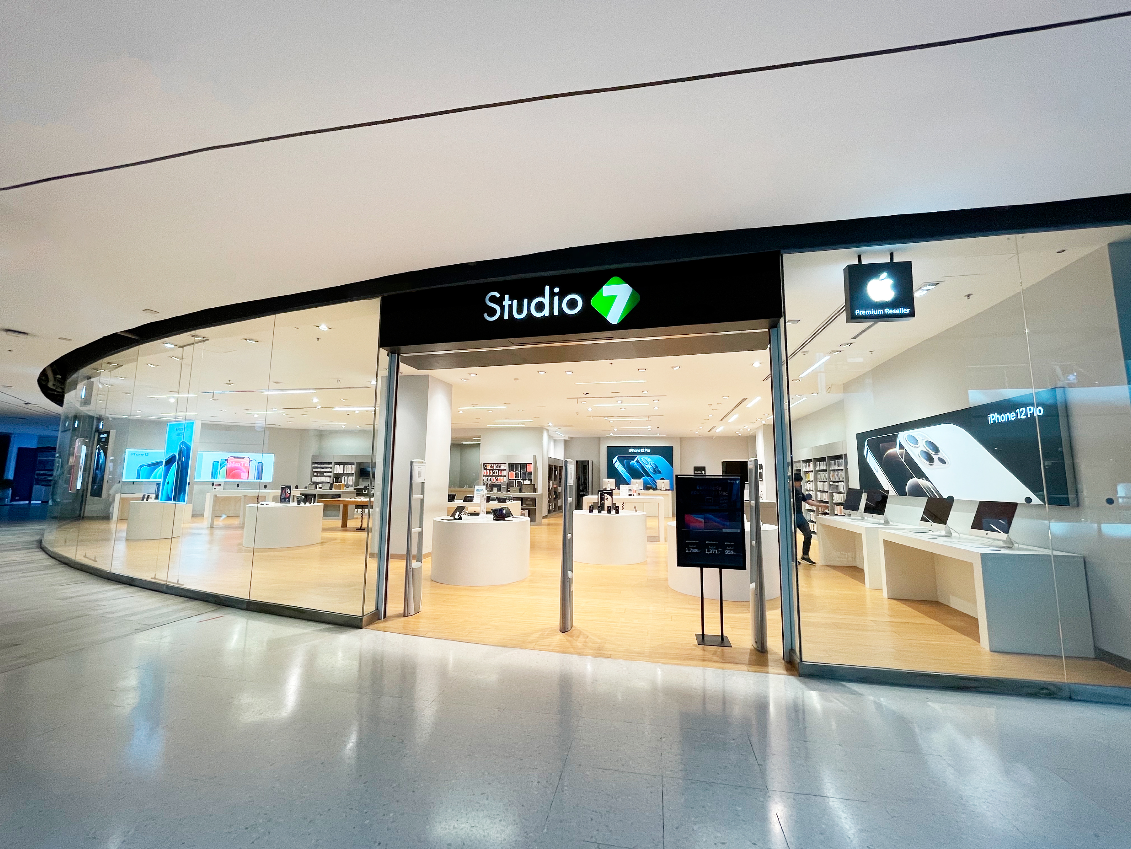 ซื้อ iPhone 14 ที่อื่นทำไม ในเมื่อเราก็ให้ครบ จบที่ Studio7