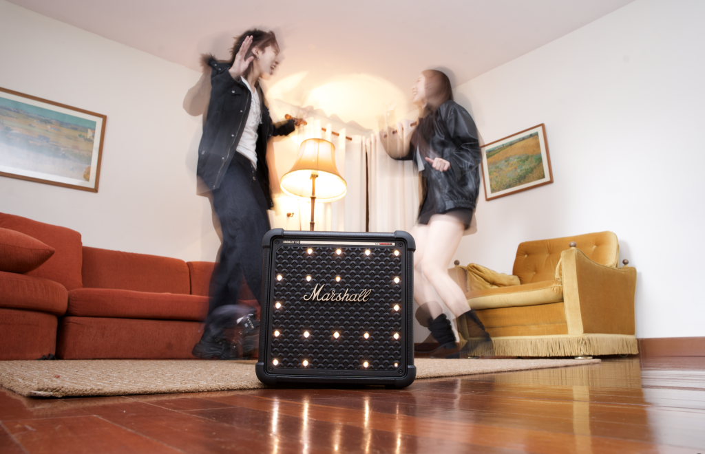 แบตเตอรี่ Marshall Bromley 150 เล่นเพลงได้นานกว่า 40 ชั่วโมงและถอดเปลี่ยนได้