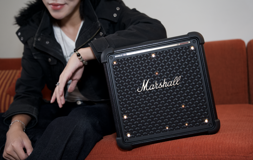 ไฟ Stage Light ในตัว Marshall Bromley 150 เลือกได้ 3 รูปแบบ